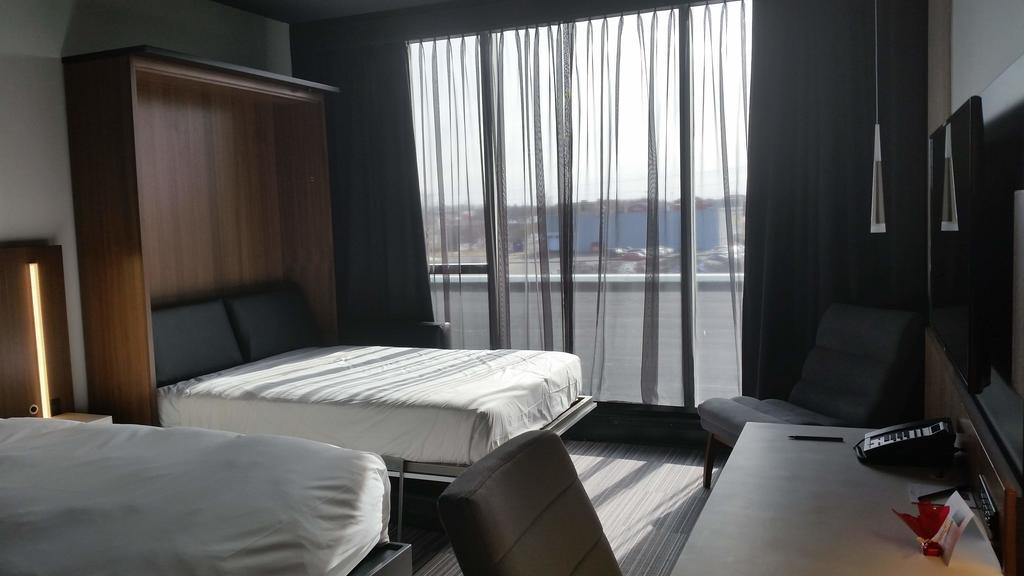 Grand Times Hotel Drummondville Exterior photo